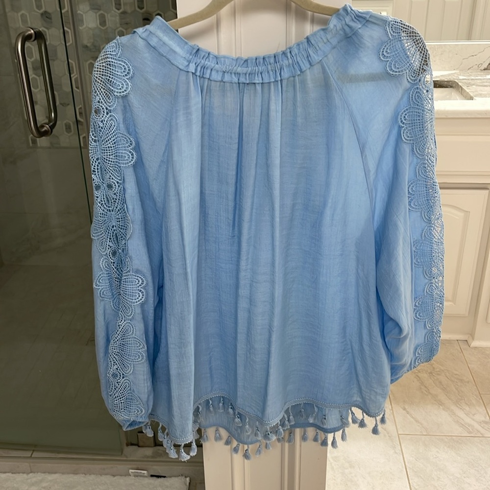Zac & Rachel XL baby blue blouse with intricate detail on sleeves and bodice - Picture 4 of 6